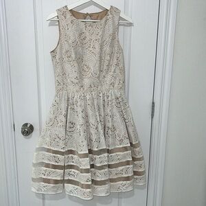 Eliza J Ivory Slevess lace dress